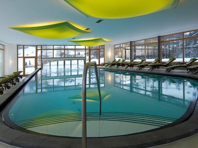 Piscina coperta panoramica